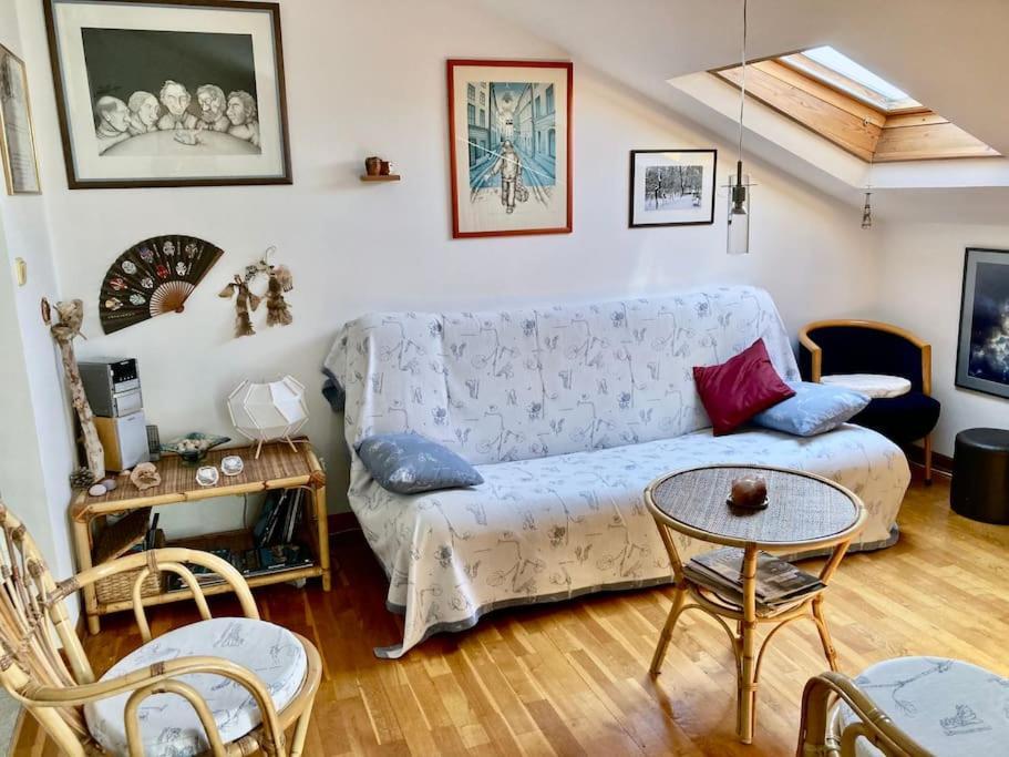 Artistic Sunset Apartment *